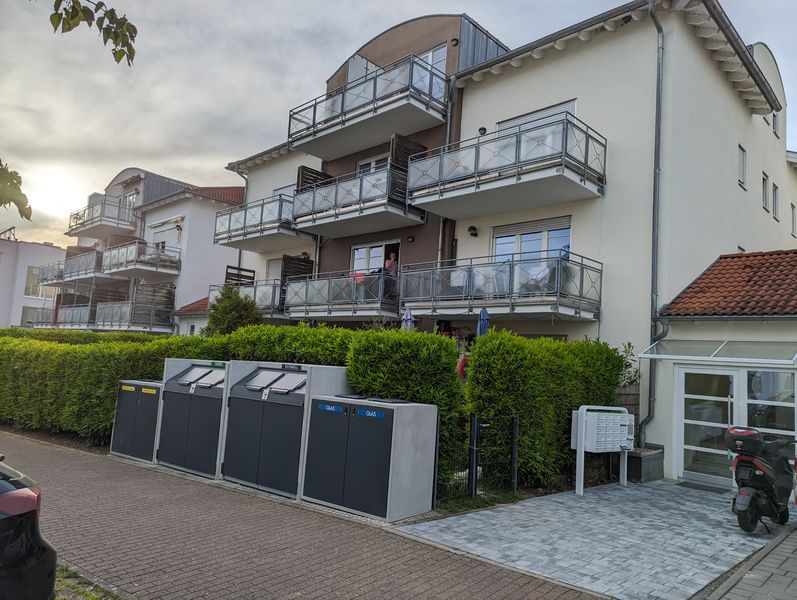 Single Wohnung++EBK++Balkon++TG